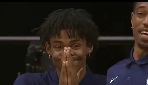 男人发吃瓜表情啥意思,男人发“吃瓜”表情背后的含义